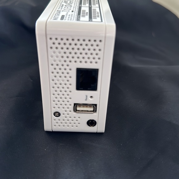 Netgear universal dual band wifi extender model wn3500rp - Picture 5 of 6